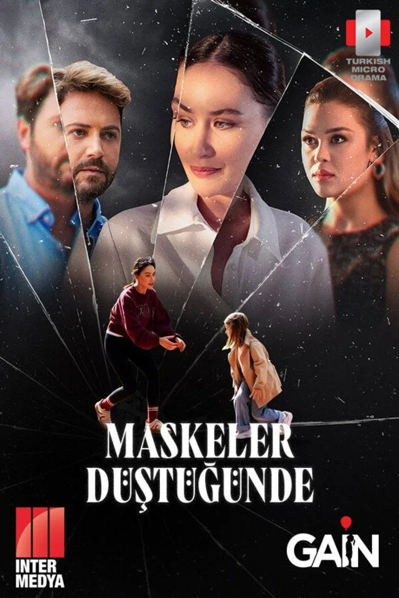 Maskeler Düştüğünde afişi